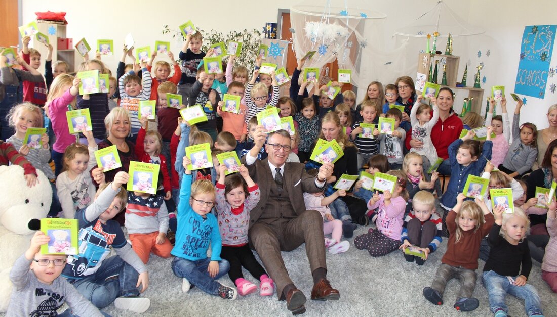 Tirschenreuth. Der Arbeitskreis Öffentlichkeitsarbeit des Bayerischen Roten Kreuzes hat sich wieder eine tolle Aktion einfallen lassen. Diesmal waren die Kindergartenkinder dran und durften sich auf bekannte Vorleser freuen. Ein kleines [&hellip;]