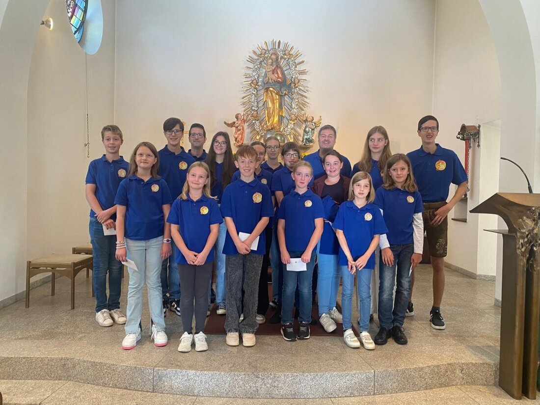 Roggenstein. Der Kinder- und Jugendchor „Sing & Smile“ löst den Kinderchor Roggenstein ab und bringt frischen Klang in Pfarreien der Region, von Weiden bis Neustadt/WN. Nächster Auftritt: Samstag, 29. November, 18 Uhr, Kaimling.