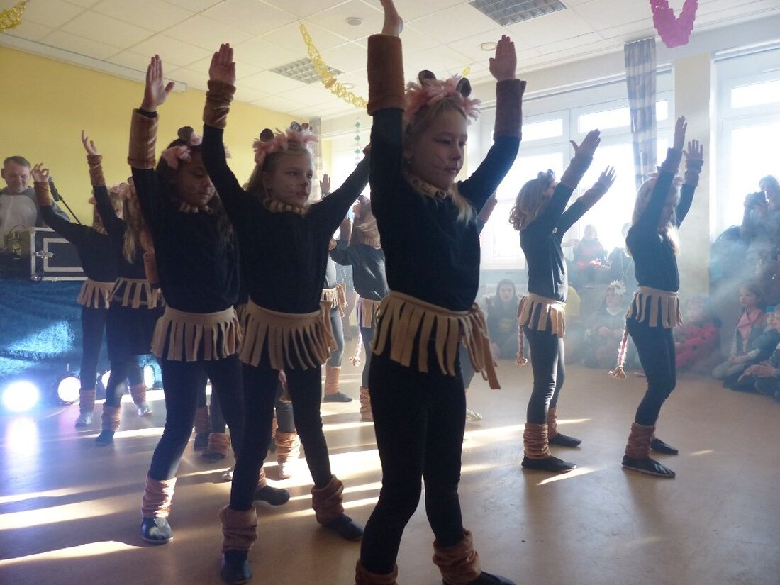 Luhe-Wildenau/Neudorf bei Luhe. Die Kinder wollen genauso Fasching feiern wie die Großen – und wie sie das tun, wenn man sie lässt. So richtig austoben konnten die wild maskierten Kinder [&hellip;]
