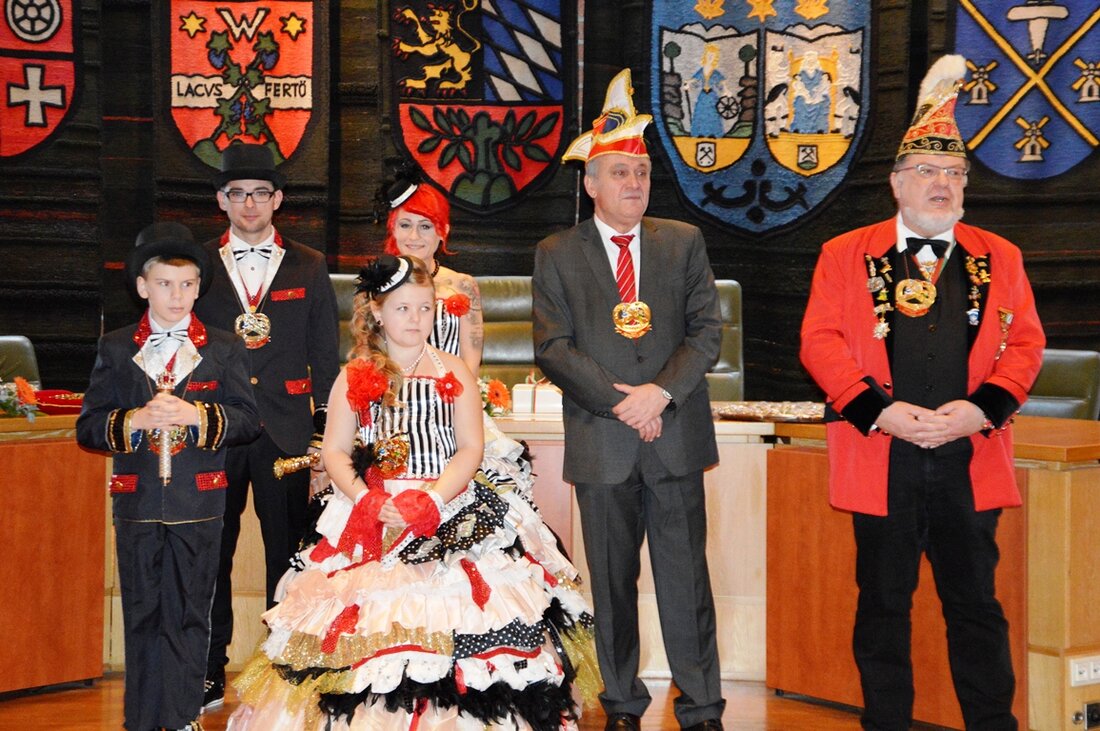 Weiden. Diese Sonntagnachmittagsbeschäftigung ist perfekt für die ganze Familie: Die Narrhalla Weiden lädt am Sonntag wieder zum großen Kinderfasching ein. Also egal, ob Erwachsene oder Kinder: Kramt die Faschingskostüme aus und feiert [&hellip;]