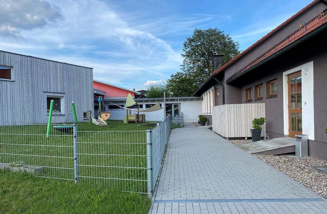 Letzau. „Brandlast“, ein Wort aus der Baubranche, mit dem ein Gemeinderat nicht jeden Tag zu tun hat. Kinderkleidung in einem Flur ist eine „Brandlast“ – und die macht nun einen [&hellip;]