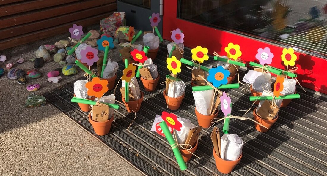 Parkstein. Die Parksteiner Familien und das Kinderhaus halten in der Krise zusammen und versüßen sich gegenseitig mit kleinen Aufmerksamkeiten die Zeit, die sie nicht miteinander verbringen dürfen.  Im Kinderhaus in [&hellip;]