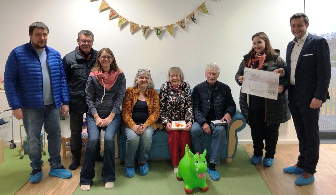 Weiden. Ziel des CSU-Ortsverbands Rehbühl war kürzlich das „Haus für Kinder“ mit der Kinderkrippe St. Elisabeth. Ortsvorsitzender Stephan Gollwitzer und seine Stellvertreterin Susanne Hayo übergaben eine Spende in Höhe von [&hellip;]