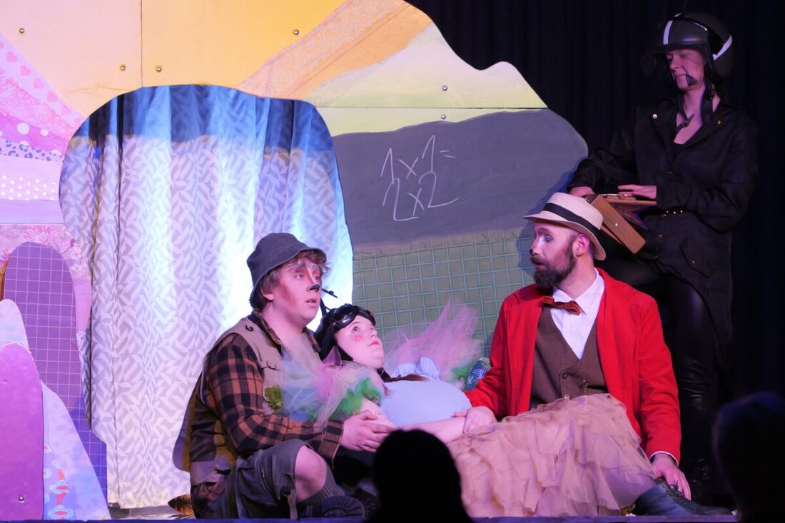 Guteneck. Das OVIGO Theater bringt das Kinderstück Nur ein Tag nach Schloss Guteneck und in den Rathaussaal Schwarzenfeld. Termine: 25./26. April und 2./3. Mai, 15 Uhr; eine berührende, witzige Geschichte nach Martin Baltscheit.