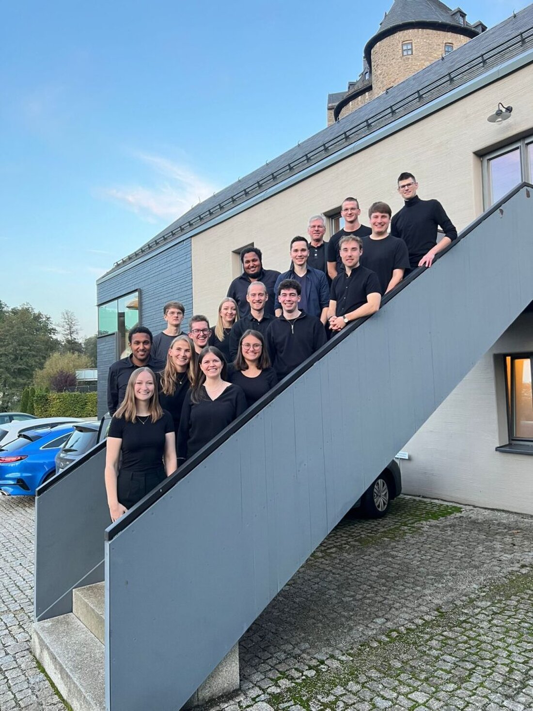 Pleystein. Die Bigband King Size Students gründet einen Verein, um ihre musikalische Arbeit langfristig abzusichern und plant Konzerte in Amberg und Tännesberg. Vorstandsposten wurden vergeben und die Proben für die bevorstehenden Auftritte laufen bereits.