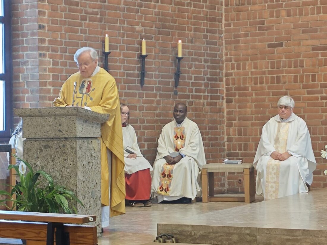Weiden. Die Pfarrei Maria Waldrast feierte am Sonntag, 5. Juli, mit einem Gottesdienst das 60-jährige Kirchenjubiläum. Professor Dr. Ludwig Mödl predigte, Kinder und Organistin Johanna Müller gestalteten die Musik.