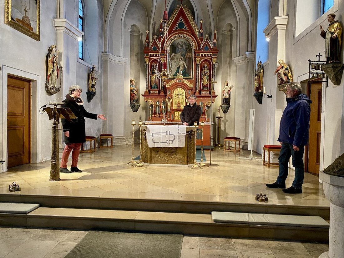 Leuchtenberg. St. Margareta unterhalb der Burgruine ist eine schöne Kirche. Beeindruckende Barock-Altäre, der Neustifter-Volksaltar – nur allzu genau hinsehen sollte man nicht. Im Detail zeigt sich überall unschönes Flickwerk. Aber [&hellip;]