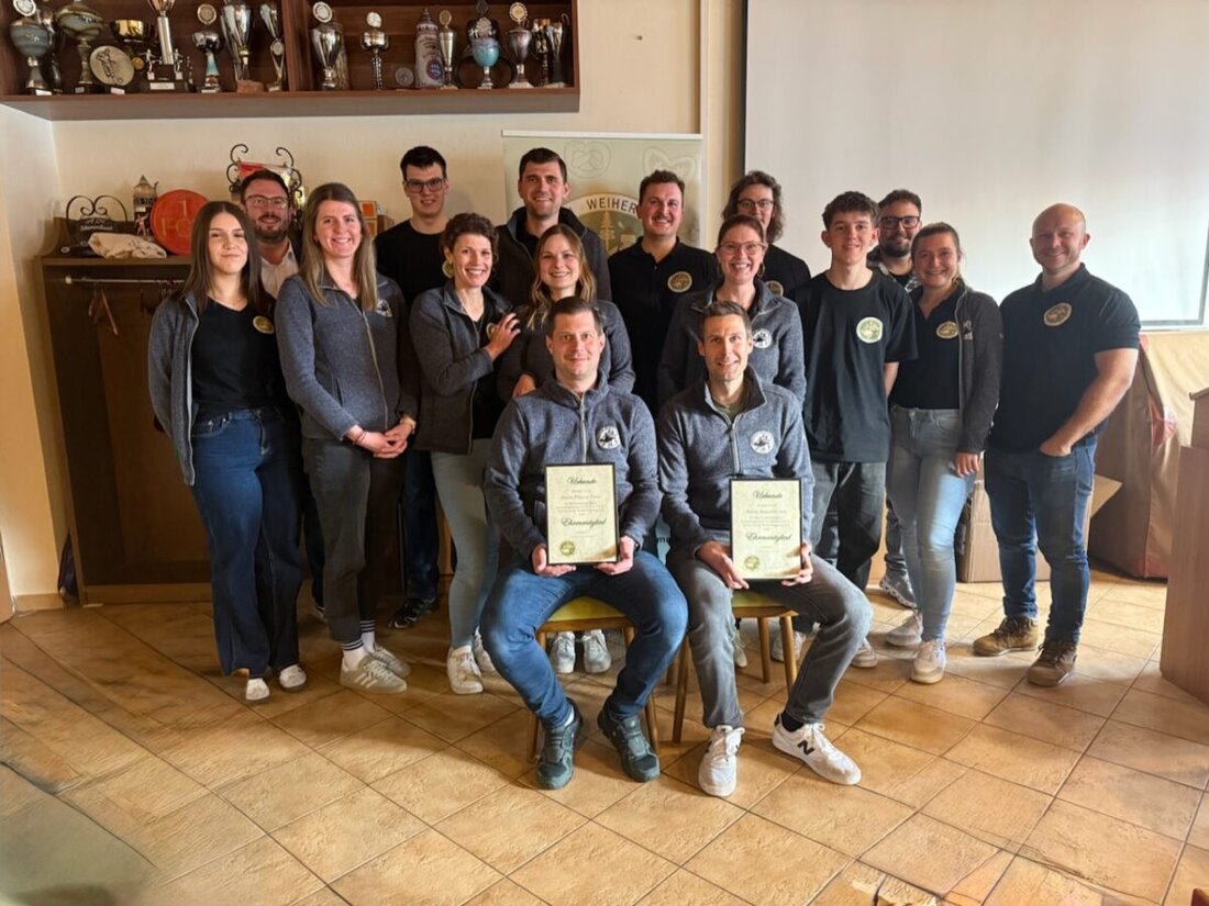 Weiherhammer. Der Kirwaverein zählt mit 19 Neuaufnahmen nun 303 Mitglieder und hat somit die 300er-Marke überschritten. Mit „Tendenz steigend“ vermeldete Vorsitzender Marco Gollwitzer dies in der Jahreshauptversammlung im TSG-Sportheim.