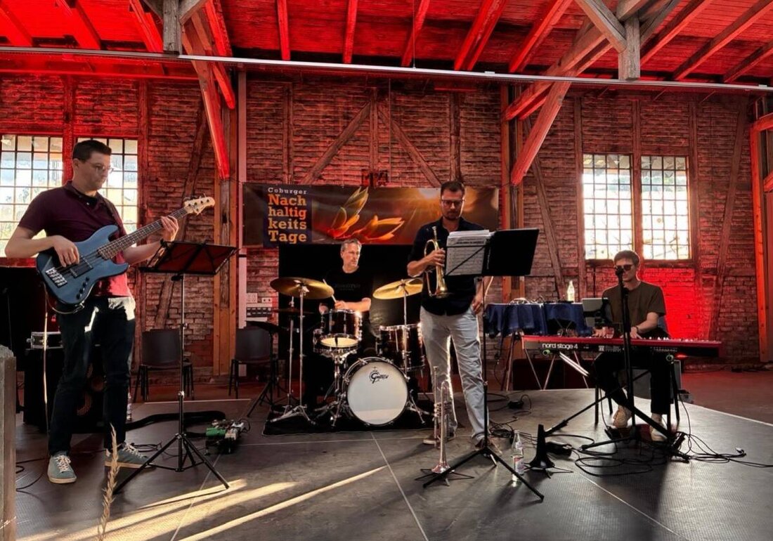 Kronach. KRONACH Creativ und vhs Musikring Kronach präsentieren in Kronach, Kreiskulturraum, ihr Kulturprogramm und stärken damit die musikalische Vielfalt vor Ort. Ticket gibt es bequem online über okticket.de.