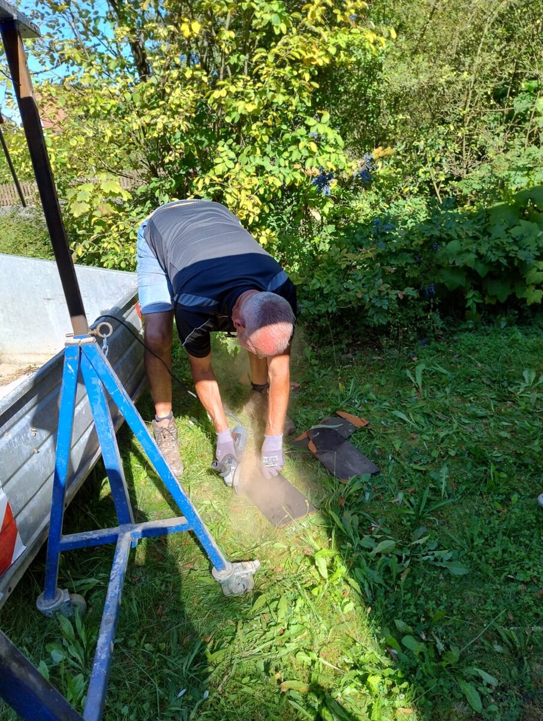 Mantel. An der Moritzkirche wurden beschädigte Ziegel ersetzt, und am 12. Oktober um 19 Uhr sowie am 2. Advent um 17 Uhr finden ein Taize-Abendgebet und ein Adventskonzert statt.