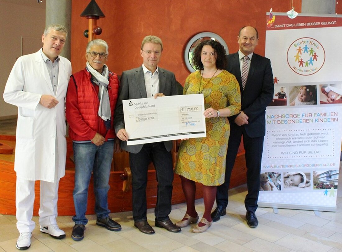 Weiden. Manfred Tretter bedankte sich herzlich bei Karl Wittmann und Juan Vilas für die Organisation der betrieblichen Weihnachtsfeier der Kliniken Nordoberpfalz AG. Es hatte sich allemal gelohnt. Für den Erlös von 750 [&hellip;]