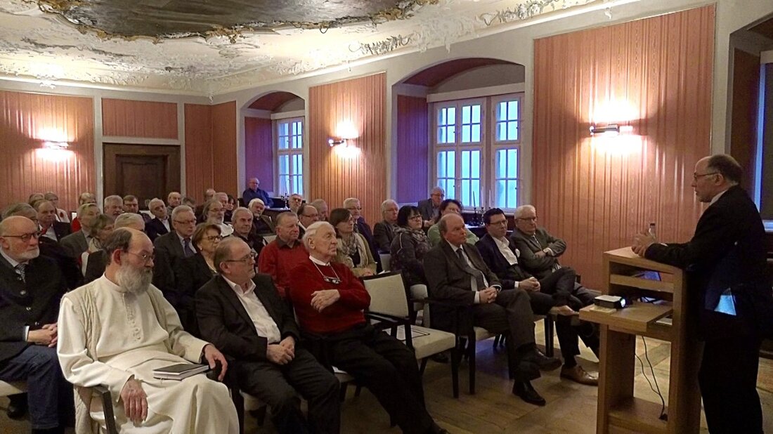 Speinshart. „Das Jahr 2017 wird in die Geschichte des Klosters Speinshart eingehen“, so begann Georg Girisch, der Vorsitzende des Vereins der Freunde und Förderer vom Kloster Speinshart die jährliche Mitgliederversammlung. Gemeint [&hellip;]