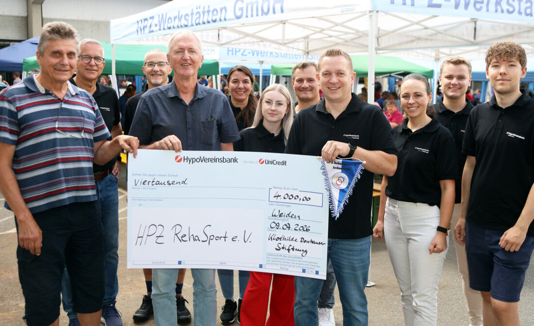Irchenrieth. Die Klothilde-Donhauser-Stiftung unterstützt den RehaSport-Verein des HPZ mit 4000 €, um die Boccia-Spielfelder zu erneuern. Die HypoVereinsbank Weiden überreichte den Scheck beim Werkstattfest.