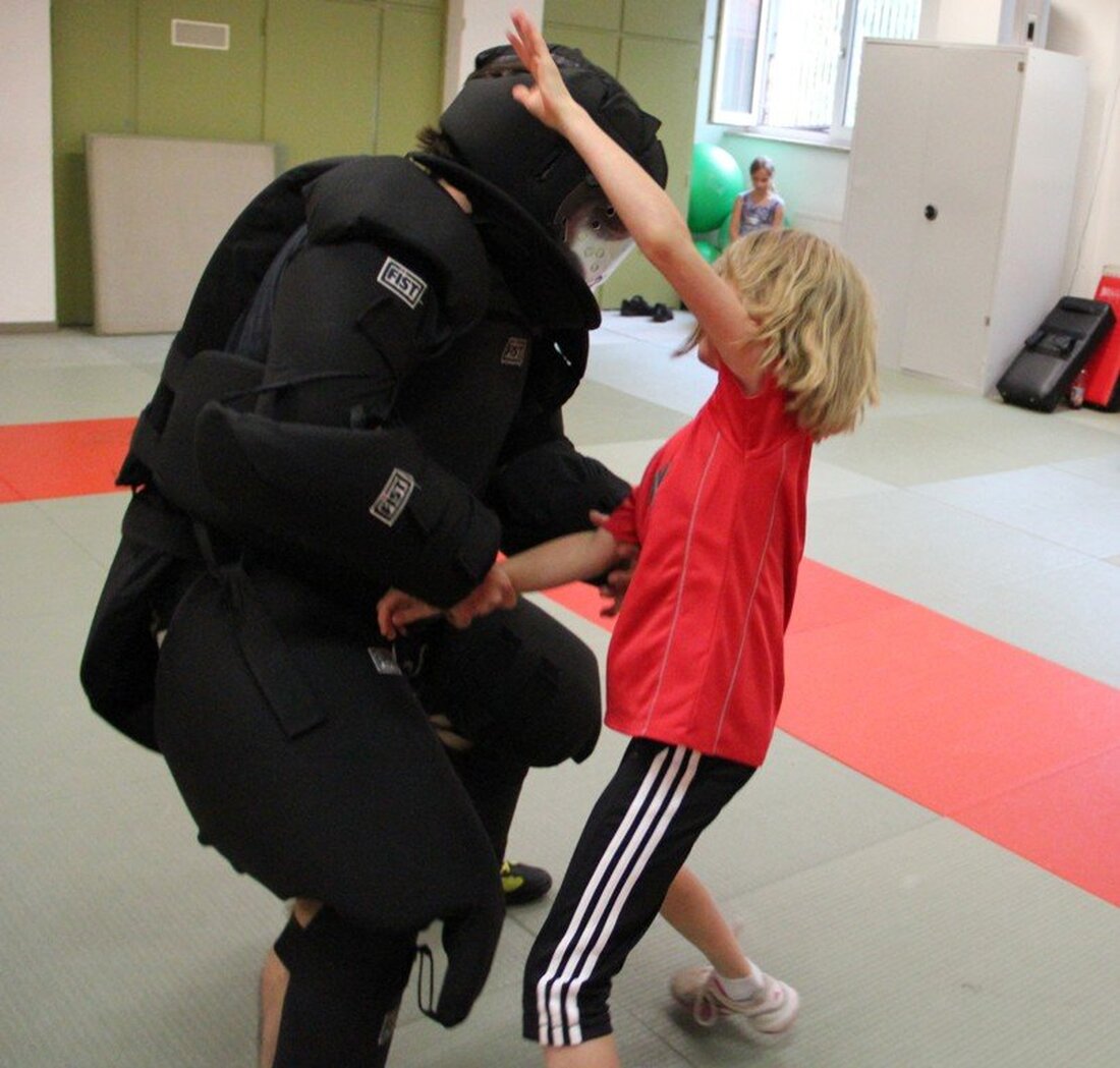 Tirschenreuth. Wie reagiere ich in Gefahrensituationen richtig? Das können jetzt Kinder beim Selbstbehauptungs- und Selbstverteidigungskurs der Kommunalen Jugendarbeit in Kooperation mit dem Kinderschutzbund Tirschenreuth lernen. In Gefahrensituationen richtig reagieren: Beim Selbstbehauptungs- [&hellip;]