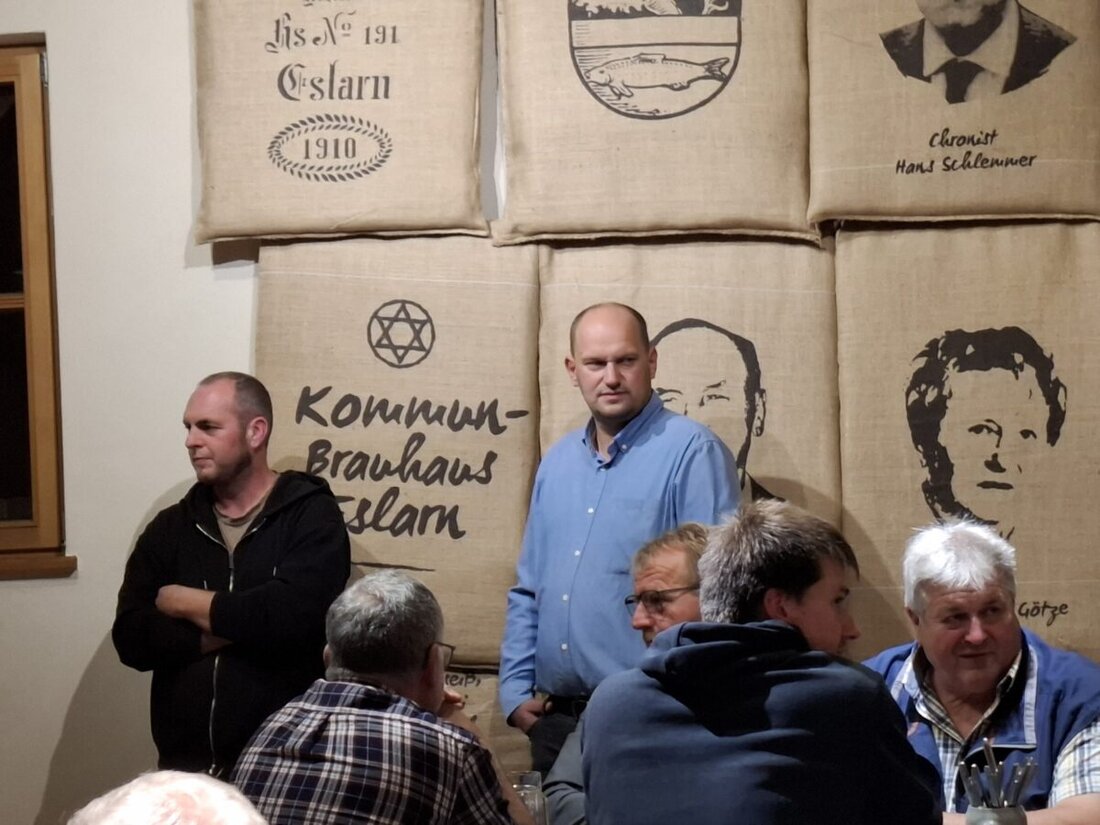 Eslarn. Die Kommunbrauerversammlung stellte den neuen Kommunbraumeister Felix Weinfurtner vor und ehrte den 99-jährigen Vorgänger Georg Zierer. Zwischen Tradition und Kosten rücken Investitionen von 450.000 Euro in den Blick.