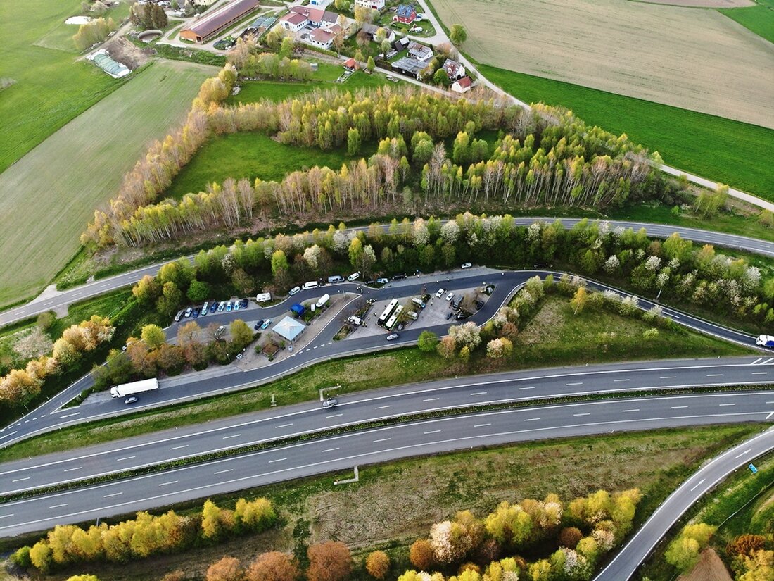 Waidhaus. Fahnder der Grenzpolizei Waidhaus stellten bei Kontrollen im Grenzraum mehrere Verstöße fest. Etliche Fahrzeuge waren ohne Versicherung unterwegs.