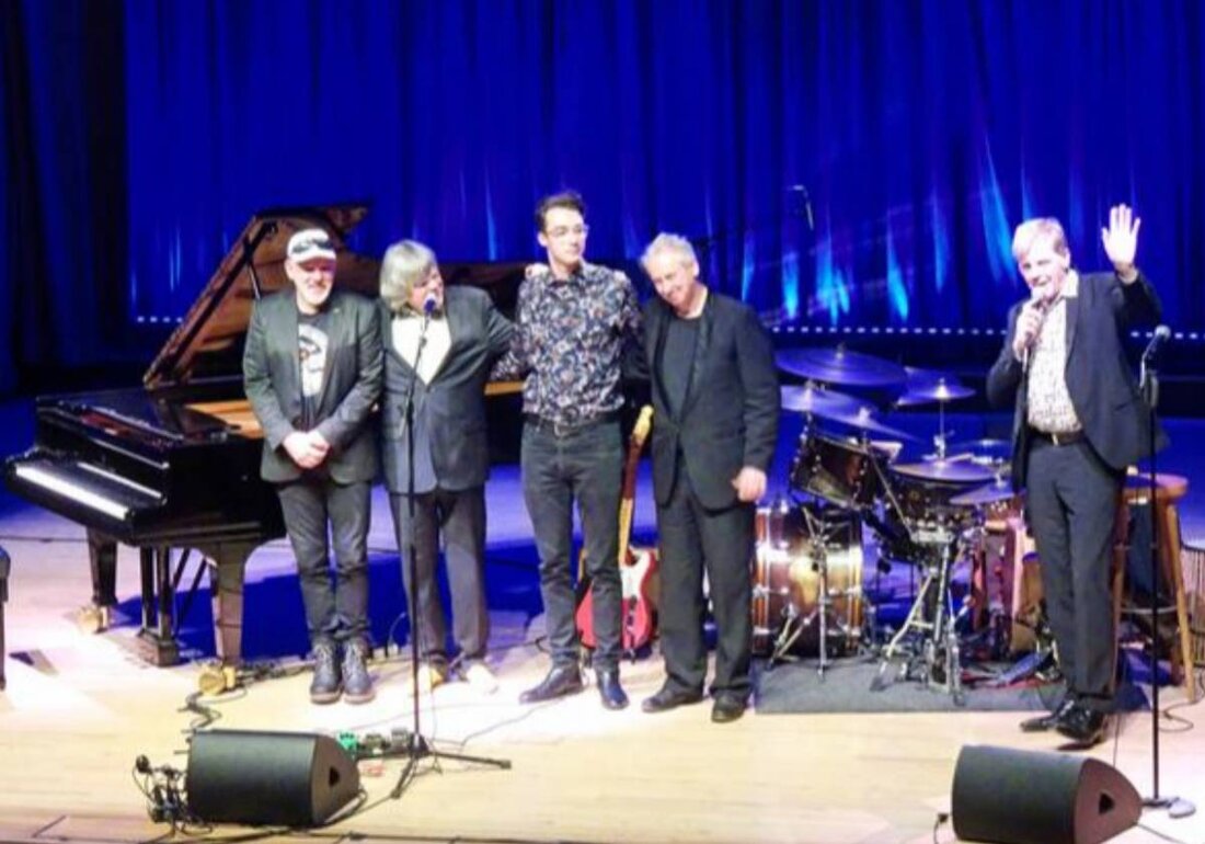 Weiden. Jazz-Zirkel Weiden präsentiert im Weiden, Bistrot Paris einen groovigen Abend mit Berlin 21, einem Mix aus bekannten Soul-, Funk- und Popjazz-Titeln und starken Eigenkompositionen, energiegeladen gespielt mit markanter Stimme und viel Improvisation. Das Ticket gibt es auf okticket.de.