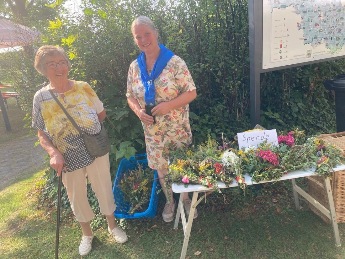 Leuchtenberg. Der Frauenbund sammelte mit über 70 Kräuterbüscheln 291 Euro für den Blumenschmuck der Pfarrkirche und fährt am 20. Oktober um 14.30 zum Rosenkranz mit anschließender Einkehr.