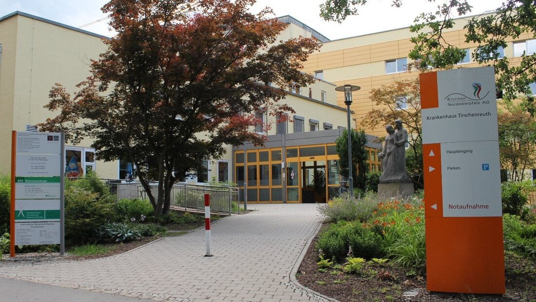 Tirschenreuth. Seit mehr als eineinhalb Jahren ist Dr. Michael Rüth Chefarzt Gynäkologie und Geburtshilfe am Krankenhaus Tirschenreuth. In dieser Zeit konnte die Frauenklinik neu aufgestellt und auf zukünftige Herausforderungen ausgerichtet [&hellip;]