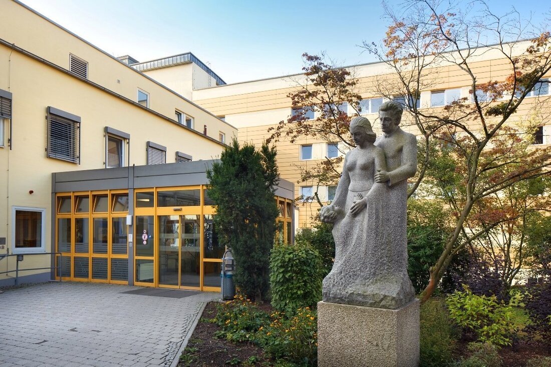 Weiden/Tirschenreuth. Auch weiterhin ist in den Häusern der Kliniken Nordoberpfalz AG keine Entspannung bei der Zahl der zu behandelnden CoVid-19-Patienten zu verzeichnen. Deshalb wird die Geburtshilfe-Station am Krankenhaus Tirschenreuth ab [&hellip;]