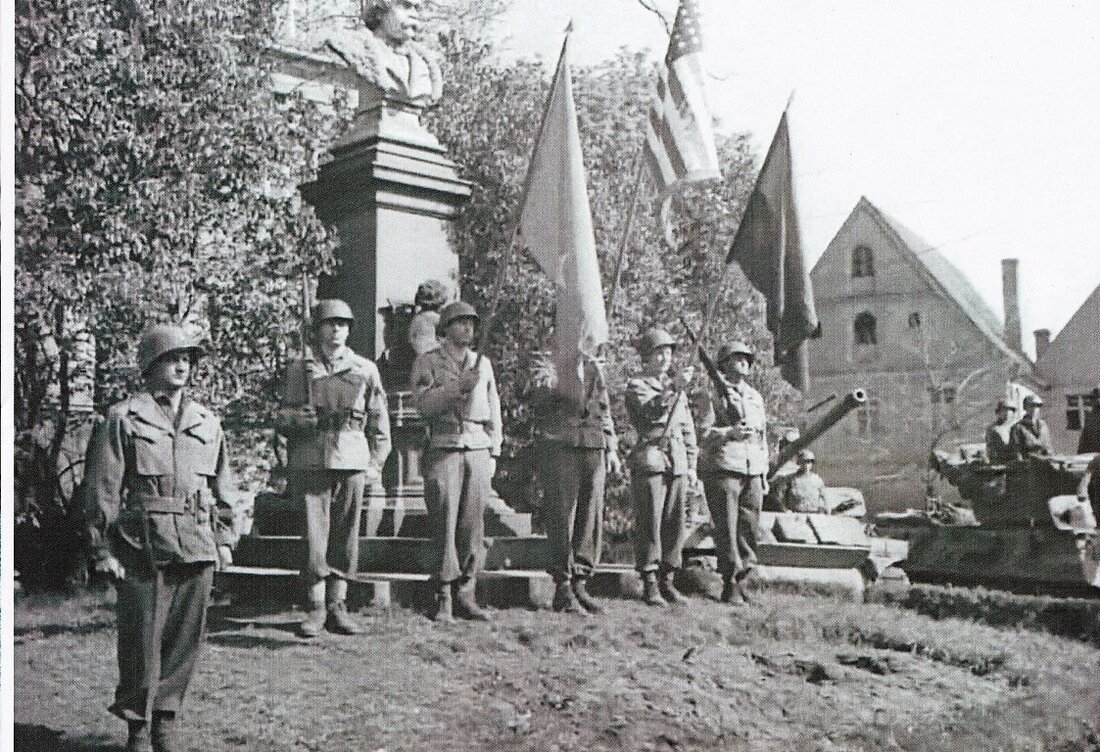 Weiden. Greenpeace Weiden organisiert zum 80. Jahrestag des Kriegsendes alternative Stadtrundgänge am 10. und 17. Mai, um Geschichte und Demokratie an verschiedenen Orten sichtbar zu machen.