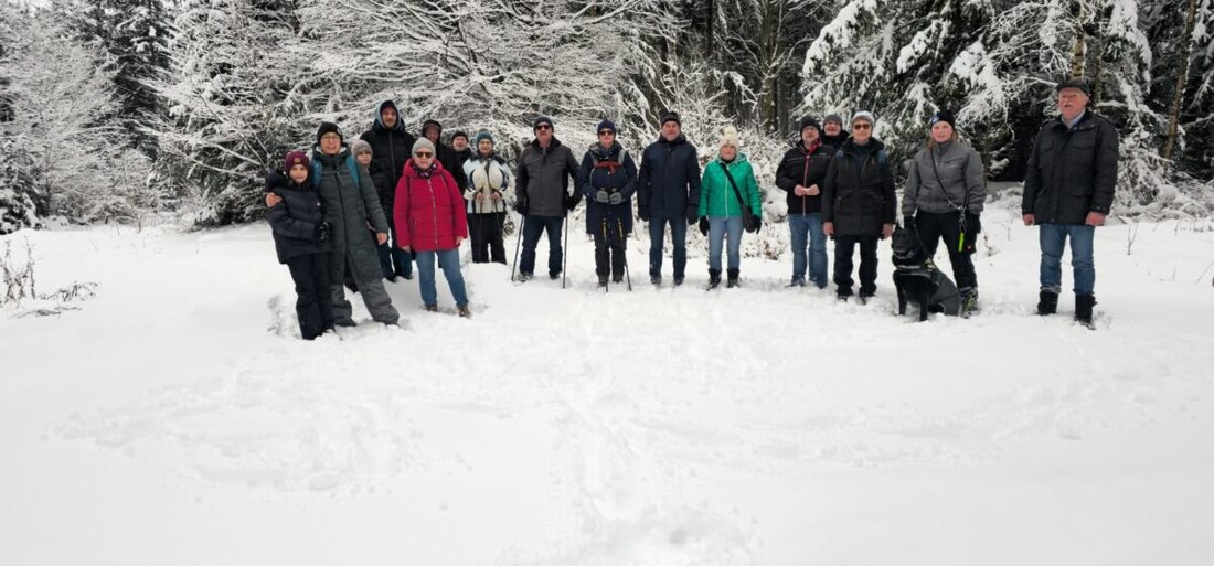 Georgenberg. Die Krautwanderung des Oberpfälzer Waldvereins stieß erneut auf große Resonanz: 18 Wanderer starteten am Berggasthof Schaller und genossen im Winter die Tour. Danach wartete Schlachtschüssel mit Dotsch und Kraut.