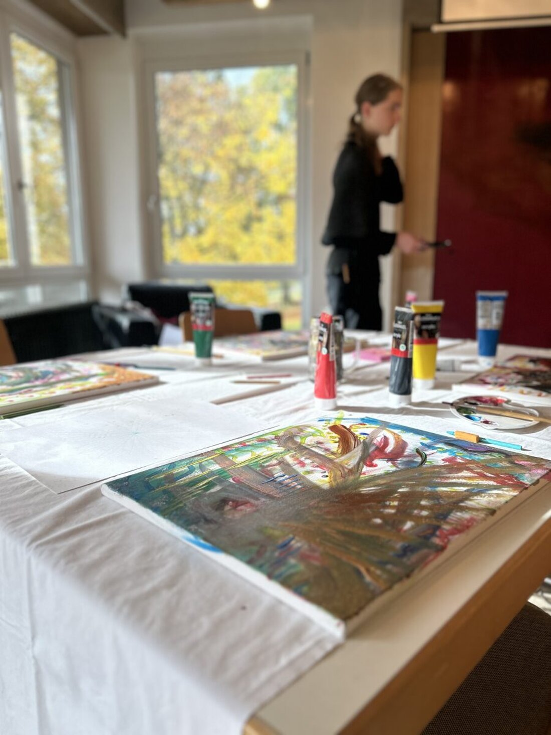 Immenreuth. Bunt, kreativ und voller Fantasie: In den Herbstferien findet vom 3. bis 7. November die Malwerkstatt statt. Kinder zwischen sechs und zwölf Jahren sind eingeladen, eine Woche lang in die Welt der Farben, Formen und Fantasie einzutauchen.