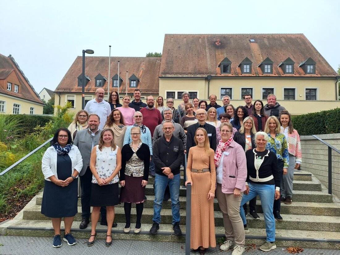 Tirschenreuth. Die Kreismusikschule Tirschenreuth startet ins neue Schuljahr. Unterrichtsbeginn ist am Montag, 21. September 2026, dezentral an mindestens 23 Standorten im Landkreis. Vereinzelt sind noch Plätze in mehreren Fächern frei.