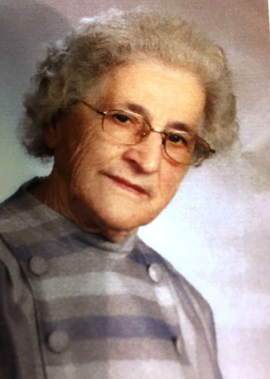 Döllnitz. Die bis dato älteste Einwohnerin der Gemeinde Döllnitz ist knapp 93 Jahre alt geworden: Kreszenz Schwabl ist am Erntetagsonntag friedlich eingeschlafen.  Von Sieglinde Schärtl  Ihre Familie nahm Abschied. Gott [&hellip;]