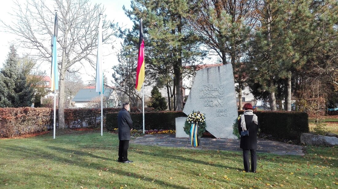 Neustadt/WN. 2020 ist alles etwas anders – so auch der Volkstrauertag in Neustadt. Von Bernhard Knauer Große Gedenkveranstaltungen sind in diesem Jahr aus bekannten Gründen zum Volkstrauertag nicht möglich. So [&hellip;]