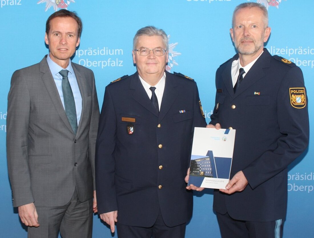 Oberpfalz. Die Kriminalstatistik für das Jahr 2018 zeigt für die Oberpfalz weiterhin erfreulich positive Entwicklungen. Die Anzahl der Gesamtstraftaten liegt weiter auf einem niedrigen Niveau was in Kombination mit der [&hellip;]
