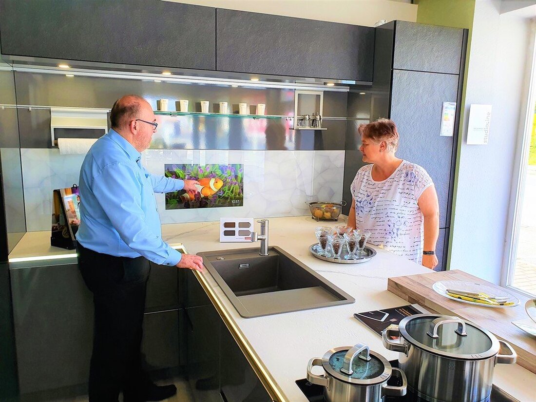 [Advertorial] Weiden. Wer gerade auf der Suche nach einer neuen, modernen Küche ist, der sollte unbedingt bei Küchen Kaiser vorbeischauen. Hier warten wahre Küchen-Schnäppchen auf die Kunden. “Unser Musterküchenabverkauf ist gerade [&hellip;]