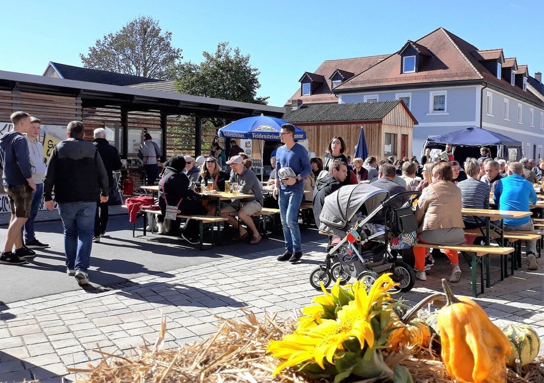 Schwarzenbach. Das strahlende Spätsommerwetter war die beste Grundlage, die man sich für das Kürbisfest wünschen konnte. Von Doris Mayer-Englhart Bereits am Samstag boten die Organisatoren neben einer schmackhaften Kürbissuppe auch [&hellip;]