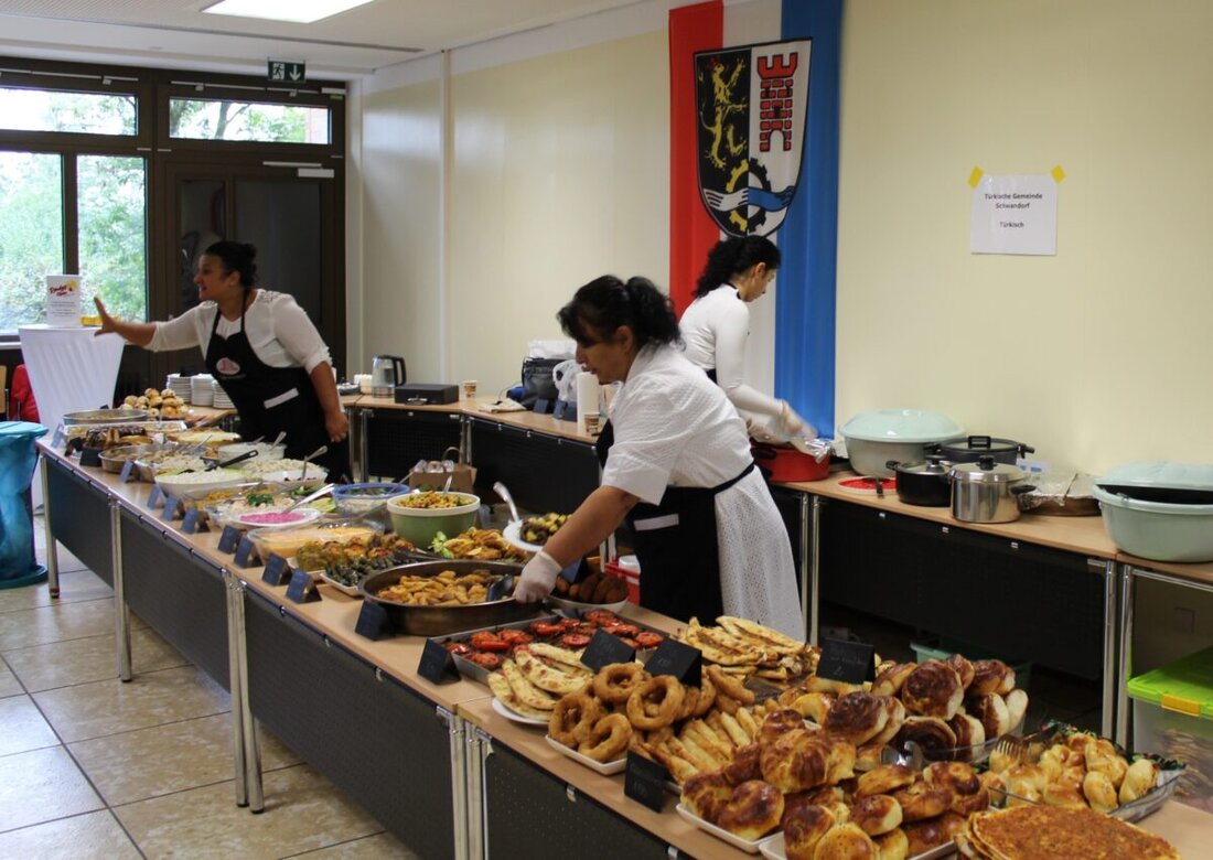 Schwandorf. Am 19. Oktober verwandeln sich Kantine und Sitzungssaal des Landratsamts von 11 bis 16 Uhr in eine internationale Schlemmermeile. Der Erlös unterstützt Rainbow House of Hope in Uganda.