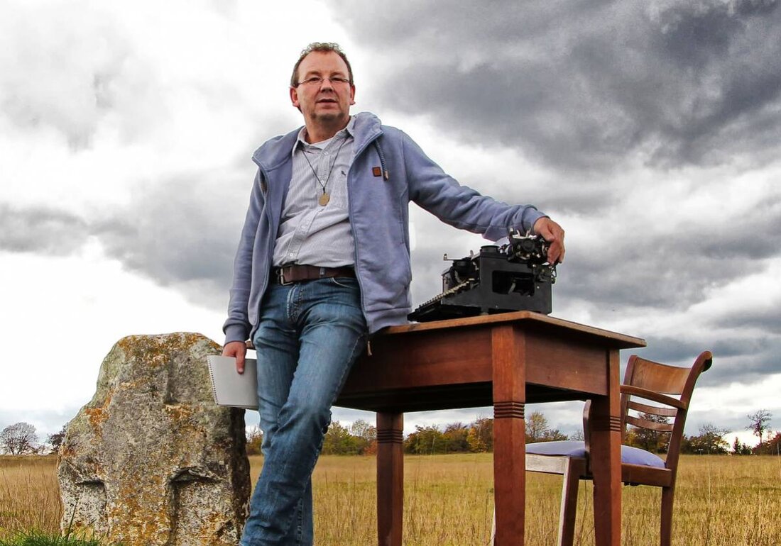 Neumarkt i. d. OPf.. Stadt Neumarkt - Amt für Kultur lädt in Neumarkt, Gewölbekeller der Residenz zu „Best of Morgenstern“ mit Richard Auer ein, der aus seinen Altmühltal-Krimis rund um Oberkommissar Mike Morgenstern liest und für viel Humor sorgt. Das Ticket ist auf okticket.de erhältlich.