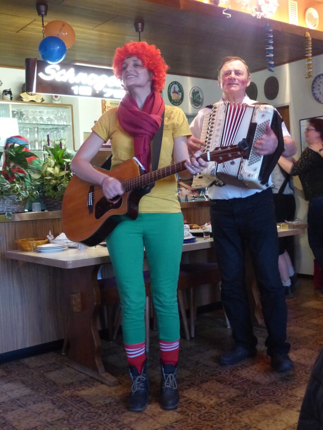 Wieslrieth. Die Landfrauen feiern am Rosenmontag, 16. Februar, ab 14 Uhr im Gasthof Schnogenhof (Kappl). Musik und Tanz sind geboten.