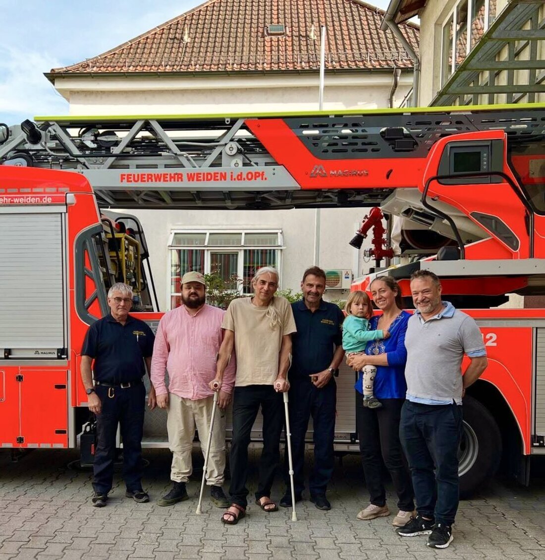Weiden. Die Liste „Soziale Bürger Weiden“ besuchte die Feuerwache, diskutierte über deren veralteten Zustand und befürwortete einen Neubau sowie eine Generalsanierung der Realschule.