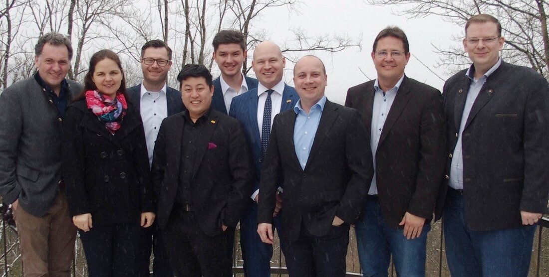 Weiden. Die FDP Oberpfalz stellte in ihrer Wahlkreisversammlung die Listen für die Landtags- und Bezirkstagswahl auf. Bezirksvorsitzender Horst Meierhofer freute sich über den großen Zuspruch, den die FDP in den [&hellip;]