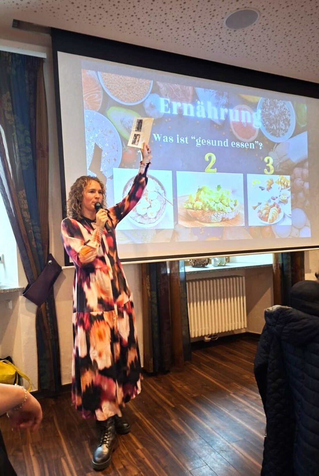 Neustadt/WN. Die Landfrauenfrühstücke des Bayerischen Bauernverbandes lockten heuer über 250 Besucherinnen nach Vohenstrauß, Oberbibrach und Neustadt/WN. Im Fokus stand der Vortrag „Hormone im Lebenslauf der Frau“.