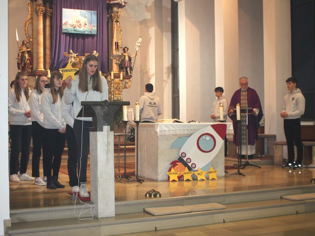 Burkhardsreuth. Die Katholische Landjugend gestaltete einen Misereor-Jugendgottesdienst und rief zur Solidarität mit jungen Menschen in Kamerun auf. Pfarrer Edmund Prechtl betonte Mut, Unterstützung und gemeinsamen Einsatz.