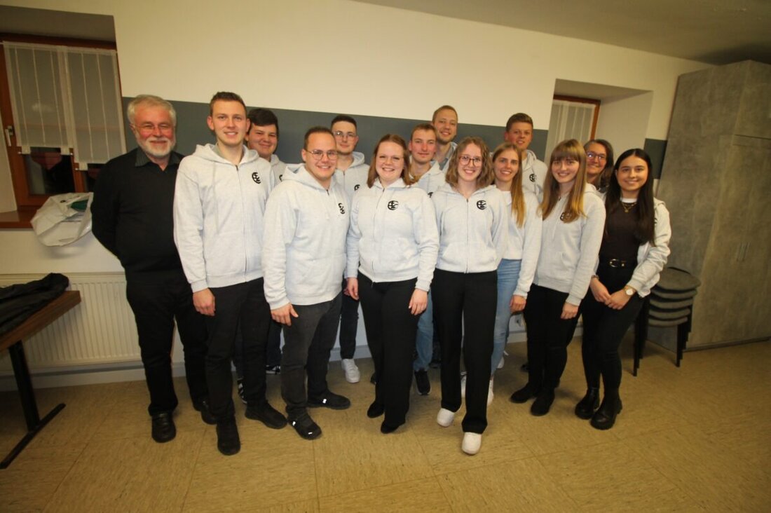 Burkhardsreuth. Die Katholische Landjugend tagte im voll besetzten Jugendheim. Nach gut drei Viertelstunden waren Berichte und Neuwahlen erledigt; der Rückblick reichte vom Adventszauber bis zur 80-Jahr-Feier am 17. Mai.