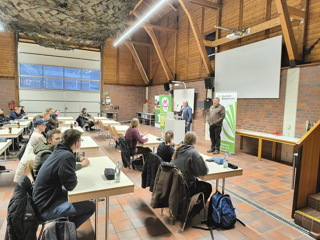 Almesbach. 42 junge Menschen aus der Landwirtschaft traten im Berufswettbewerb der deutschen Landjugend an, um ihre Fähigkeiten und Kenntnisse unter Beweis zu stellen. Die besten Teilnehmer aus Neustadt werden im März und April 2025 weitere Wettbewerbe auf Bezirks- und Landesebene bestreiten.