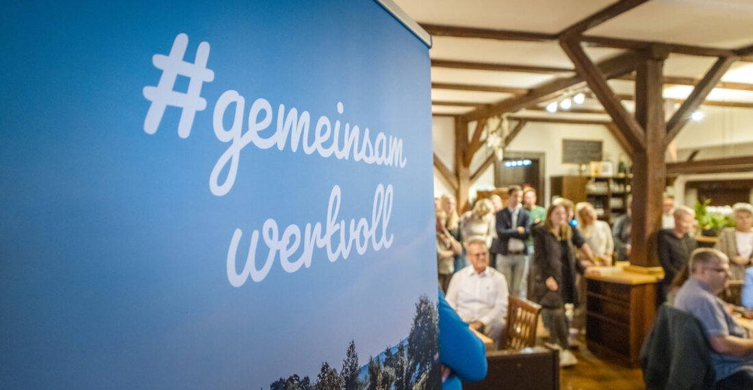 Neunburg v. Wald. Zu einer neuen Art des Austauschs hatte das Regionalmanagement Schwandorf in Kooperation mit dem Zweckverband Oberpfälzer Seenland eingeladen: Im Golf- und Landclub Oberpfälzer Wald e.V. in Neunburg vorm Wald fand das erste Netzwerktreffen TOURISMUS statt. 