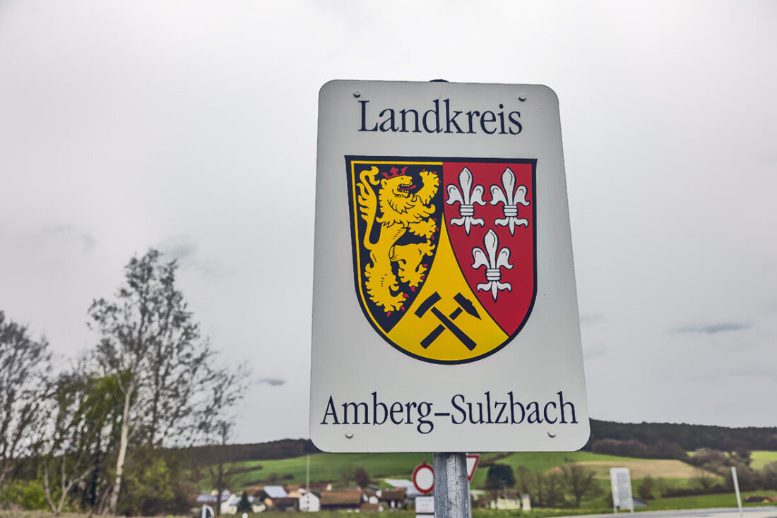 Amberg. Die Bayerische Städtebauförderung 2025 gewährt Amberg-Sulzbach und Neumarkt insgesamt über 2,3 Mio. Euro für die Revitalisierung der Ortskerne und Förderung nachhaltiger Initiativen. Diese Mittel sollen die Lebensqualität verbessern und den Klimaschutz vorantreiben.