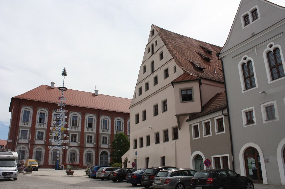 Neustadt/WN. Neustadt kommt nicht zur Ruhe. Nach der Sperre der Ortseinfahrt von Altenstadt wird schon wieder gebaut. Diesmal im Bereich der Sparkasse und am Felix. Dazu wird die Ortsdurchfahrt vom [&hellip;]