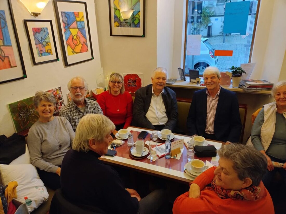 Amberg-Sulzbach. Beim Stammtisch der SPD-AG 60plus sprach Michael Rischke mit Seniorinnen und Senioren über Krankenhausversorgung und Zusammenarbeit. Thema waren auch die Krise beim Rohrwerk und Rentenpläne der Jungen Union.