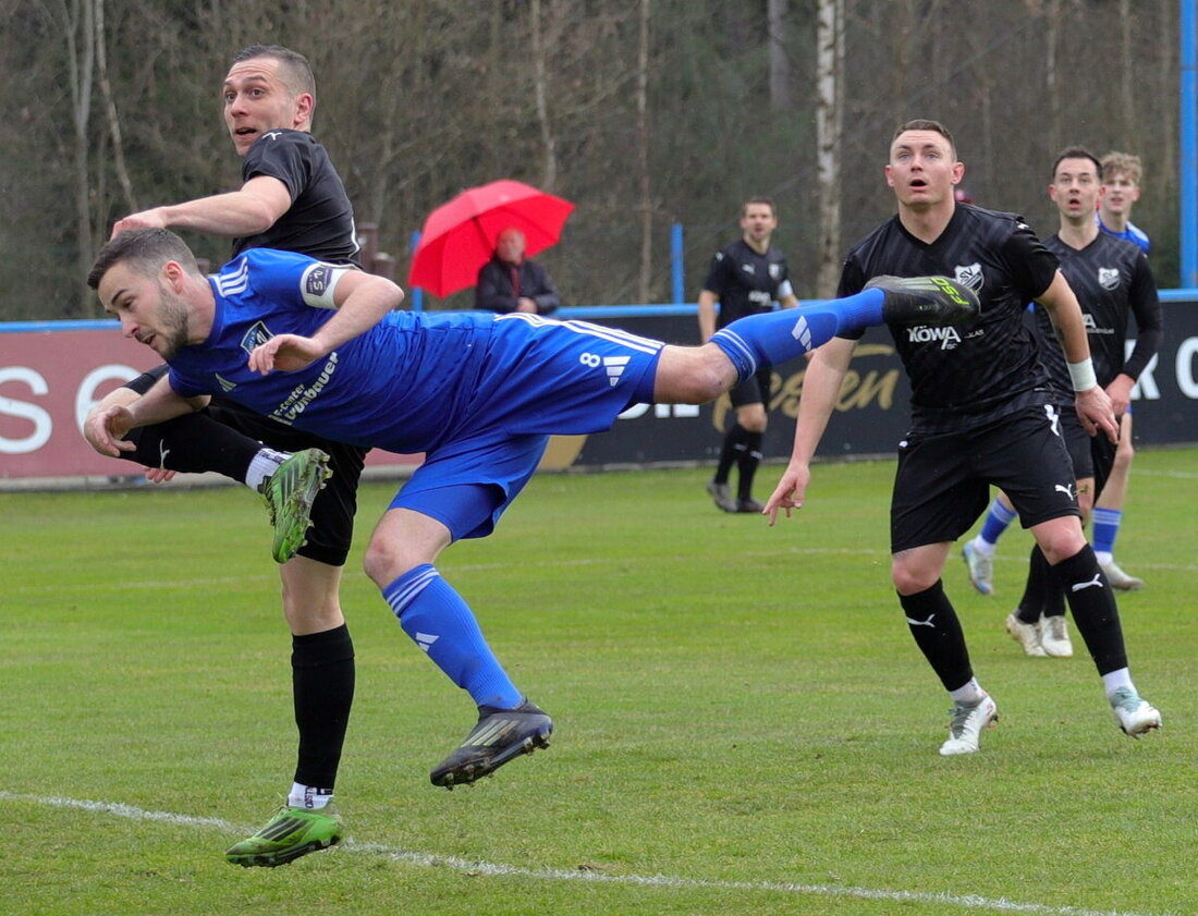 Etzenricht. Dramatisches Oberpfalzderby: Etzenricht trotzt dem Favoriten Schwandorf-Ettmannsdorf nach zwei Elfmetern in der Nachspielzeit ein Remis ab. Scheler trifft spät, nachdem Schwandorf vorgelegt hatte.