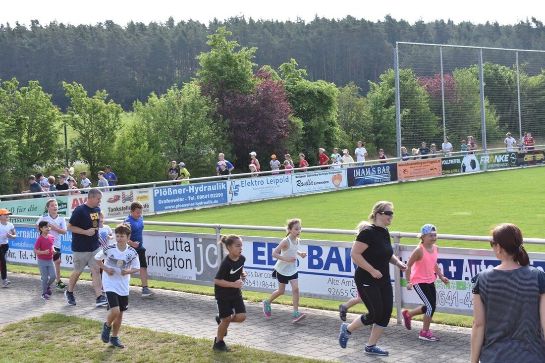 Grafenwöhr. 15 oder gar 30 Minuten Laufen ohne Pause. Das war das Ziel. Die Grund- und Mittelschüler aus Grafenwöhr machten bei der Lauf-Challenge: “Lauf dich fit” mit und erreichten Ungeahntes. [&hellip;]