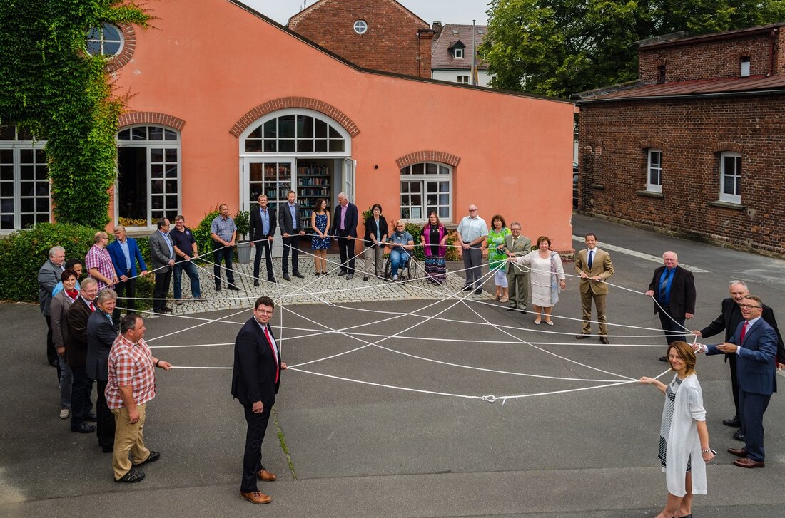 Tirschenreuth. Viele Senioren, aber auch jüngere Menschen mit Einschränkungen, brauchen Hilfe, wenn sie weiterhin in ihren eigenen vier Wänden wohnen bleiben wollen. Diese Bedürfnisse zu ermitteln und Lösungen zu schaffen [&hellip;]