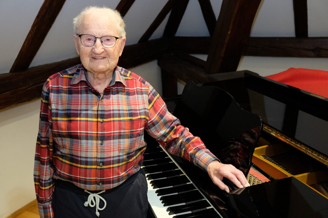 Tirschenreuth. Hans Kohl widmete fast sein ganzes Leben dem Chorgesang und feiert als fröhlicher Sänger seinen 95. Geburtstag in Eschenbach. Er sieht das Singen als Quelle der Freude und Lebenshilfe, selbst in schweren Zeiten.